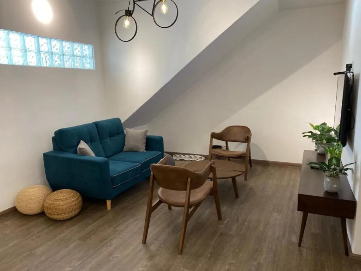 Oyo Home 90534 Nomadic Town House Malacca 马来西亚