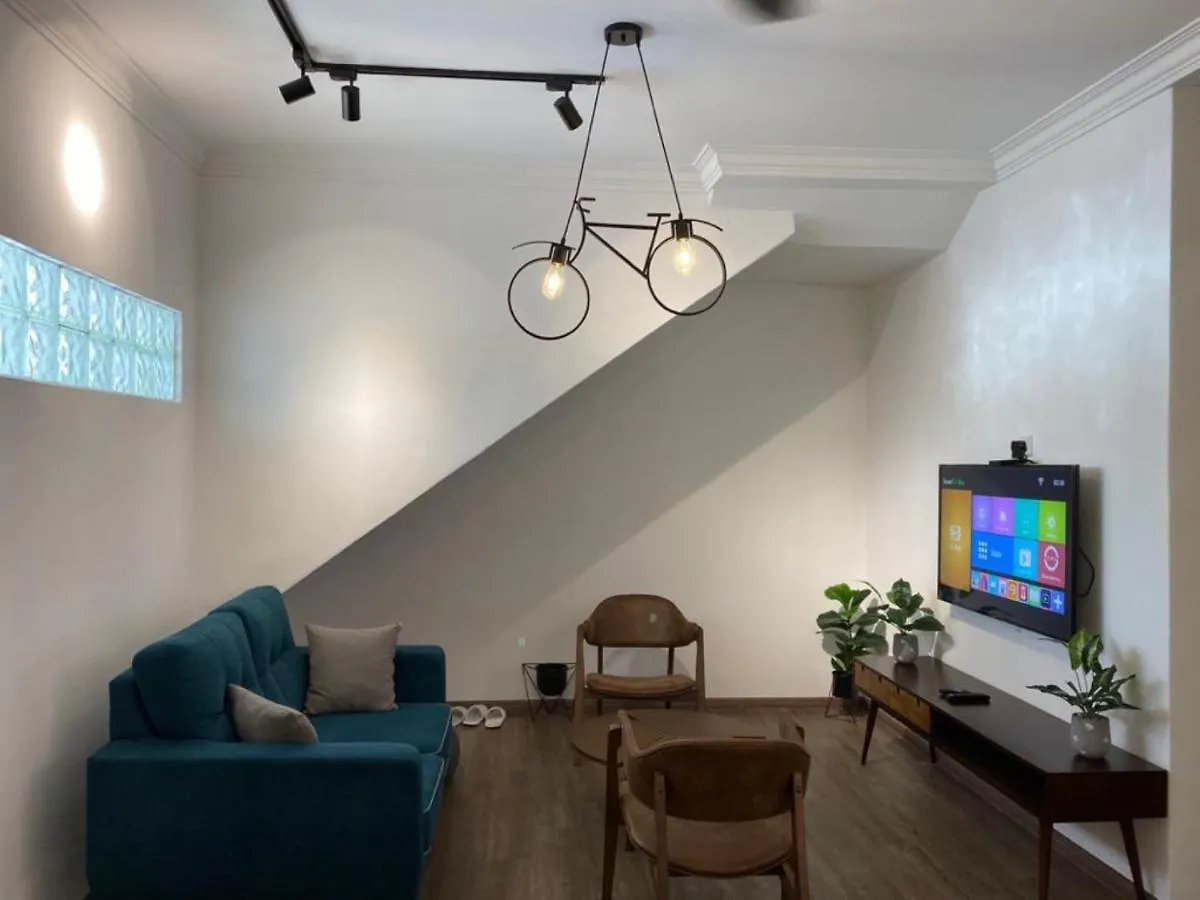 Oyo Home 90534 Nomadic Town House Malacca 马来西亚
