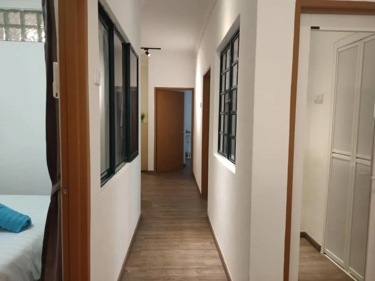 Oyo Home 90534 Nomadic Town House Malacca 马来西亚