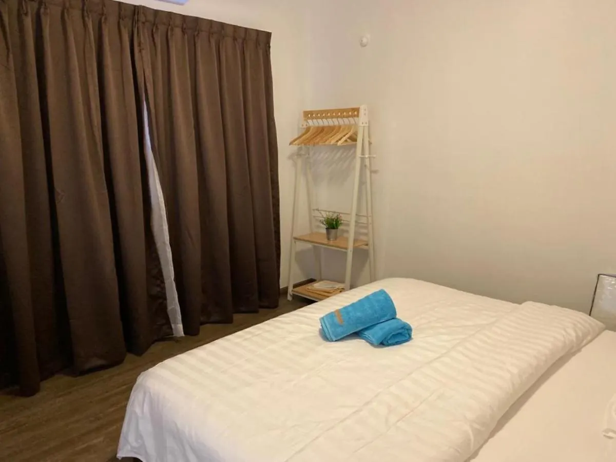 Oyo Home 90534 Nomadic Town House Malacca